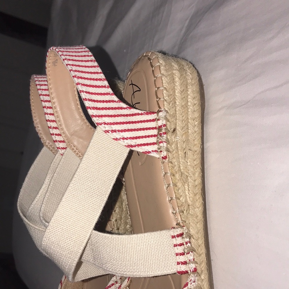 Espadrilles - Picture 3 of 3